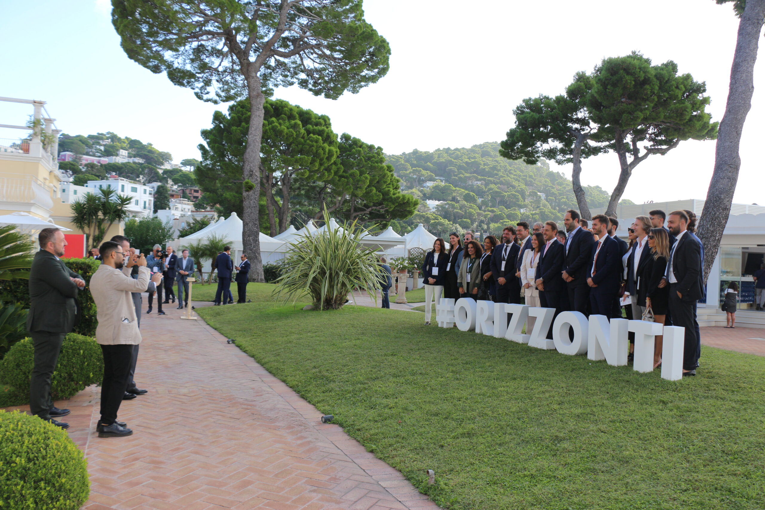 L’intervento del presidente di Confindustria Orsini ha chiuso la due-giorni di Capri (photogallery)