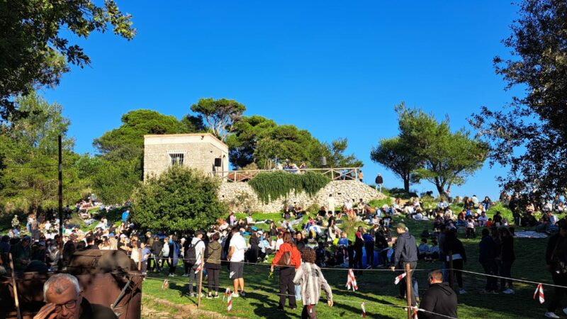 Oltre mille persone a Cetrella per la sagra della castagna: boom di presenze