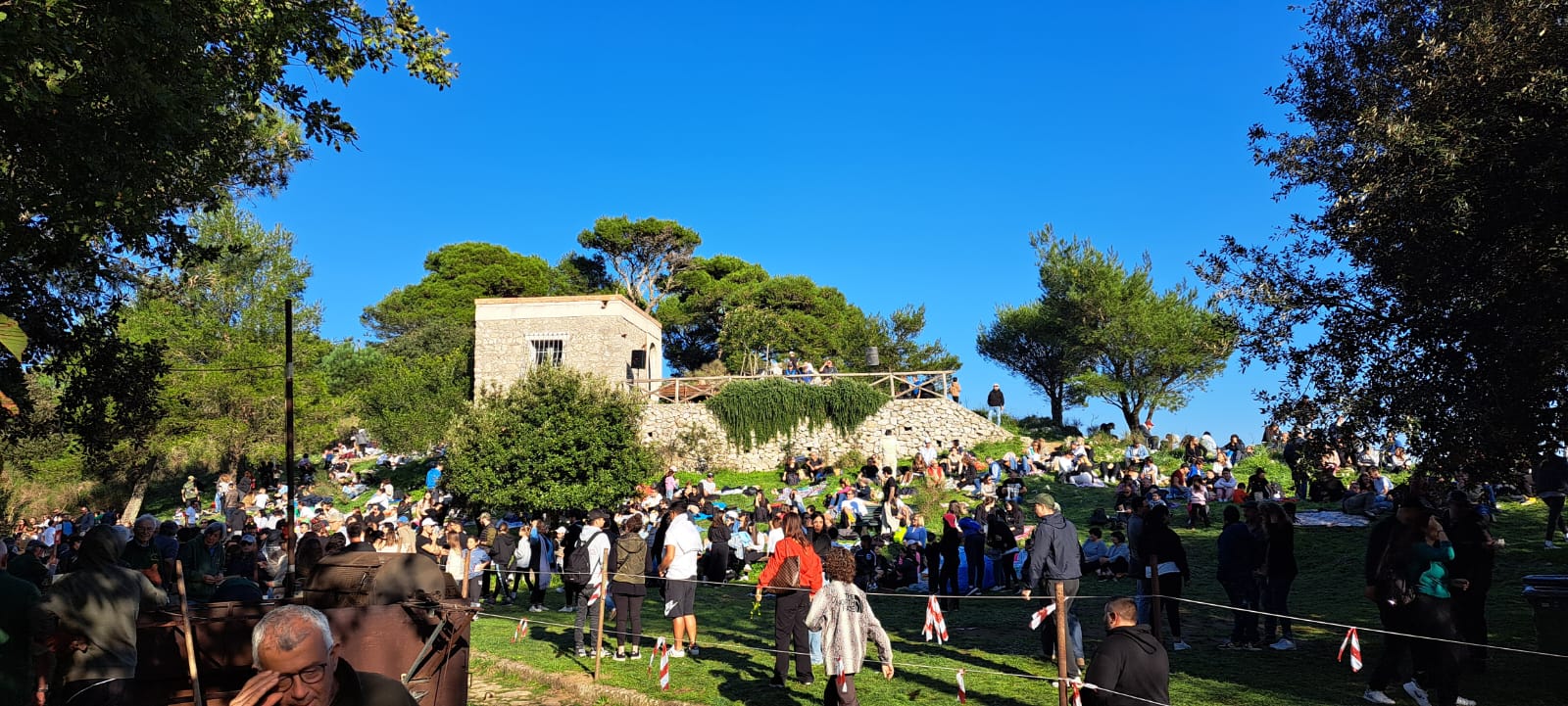 Oltre mille persone a Cetrella per la sagra della castagna: boom di presenze