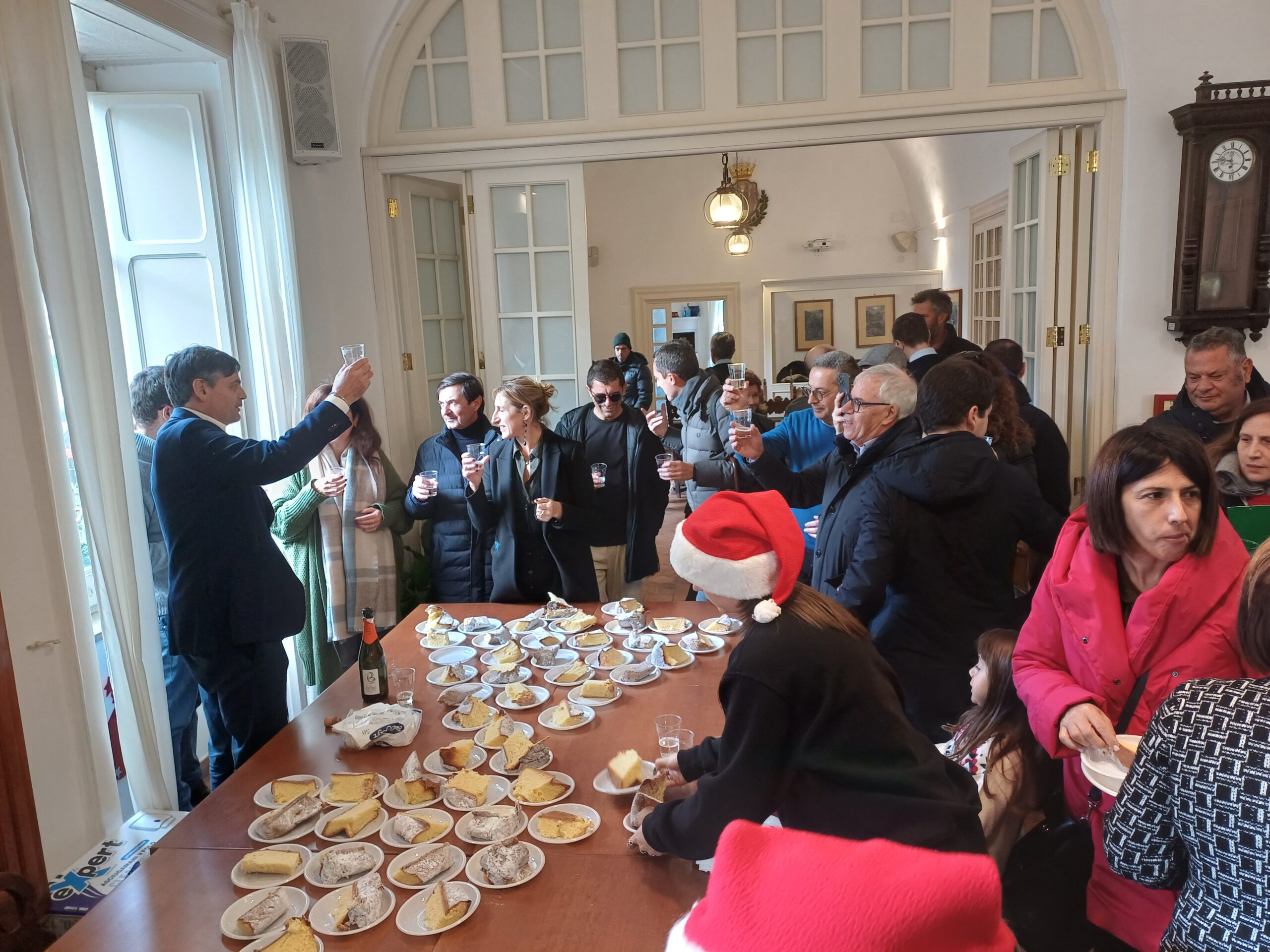 Il brindisi di Natale del sindaco e dell’amministrazione di Capri