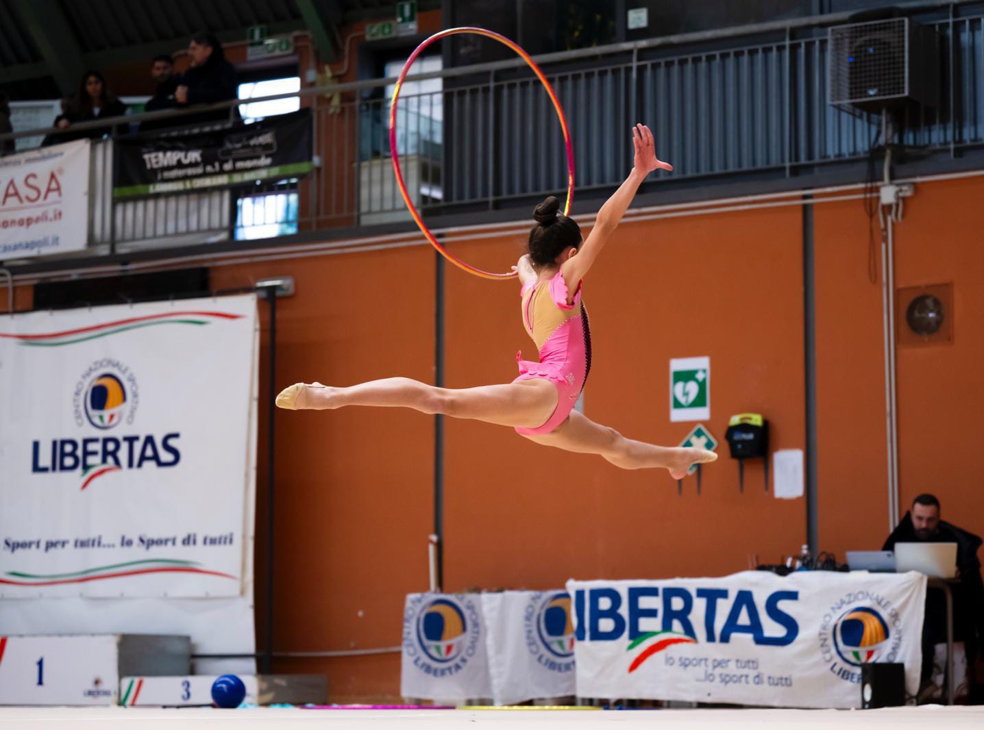 Grand prix di ginnastica ritmica a San Giorgio a Cremano: atleta caprese sul podio