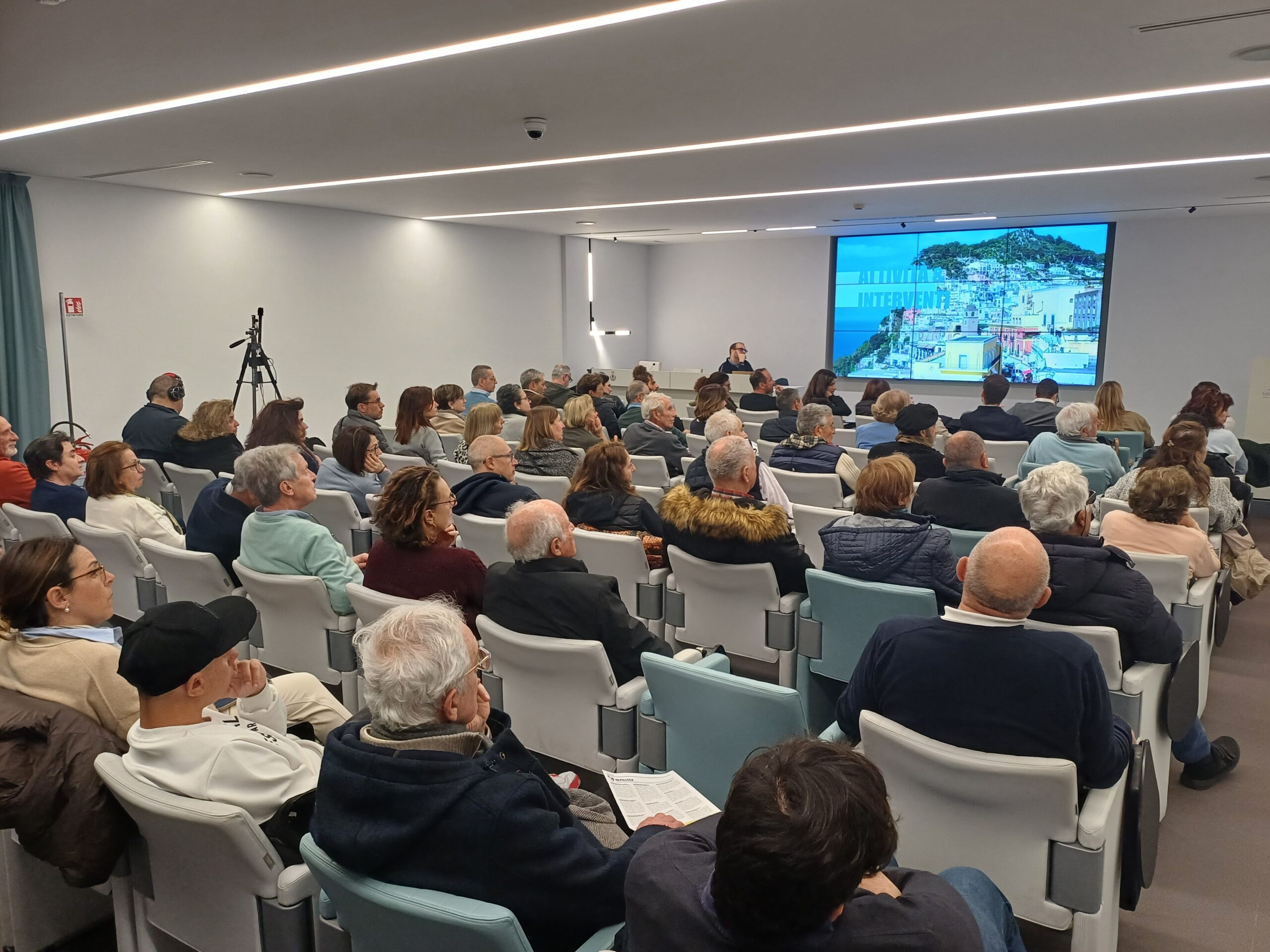 L’Amministrazione di Capri incontra i cittadini (video integrale e foto)