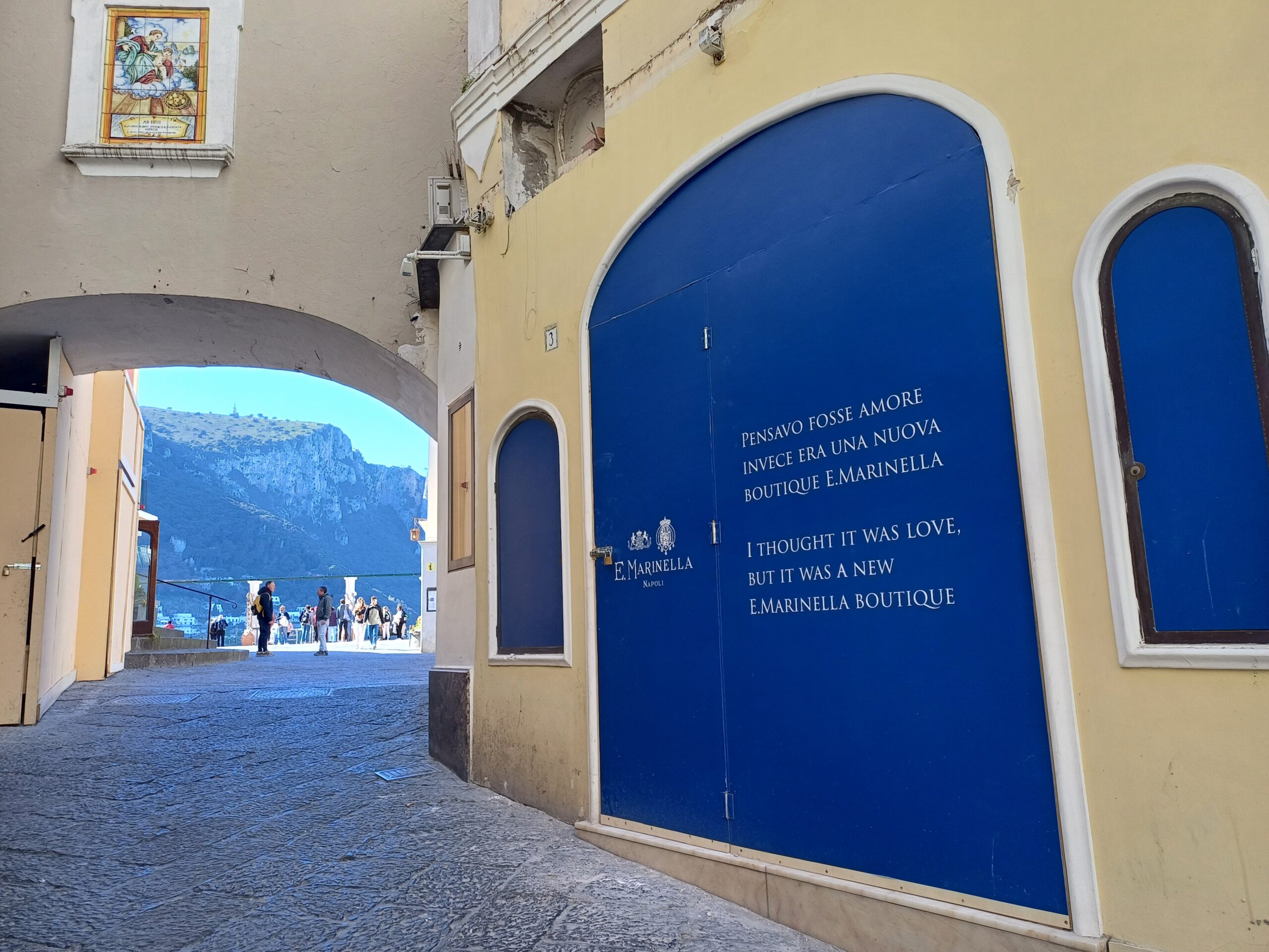 Nuove aperture a Capri: il re delle cravatte E.Marinella sbarca sull’isola