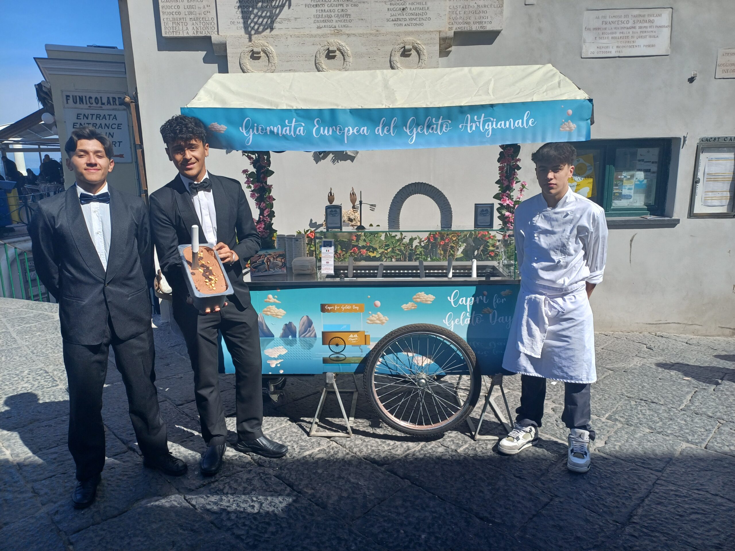 Tutti pazzi per il gelato: a Capri offerto in anteprima il gusto dell’anno giubilare “Hallelujah” (photogallery)