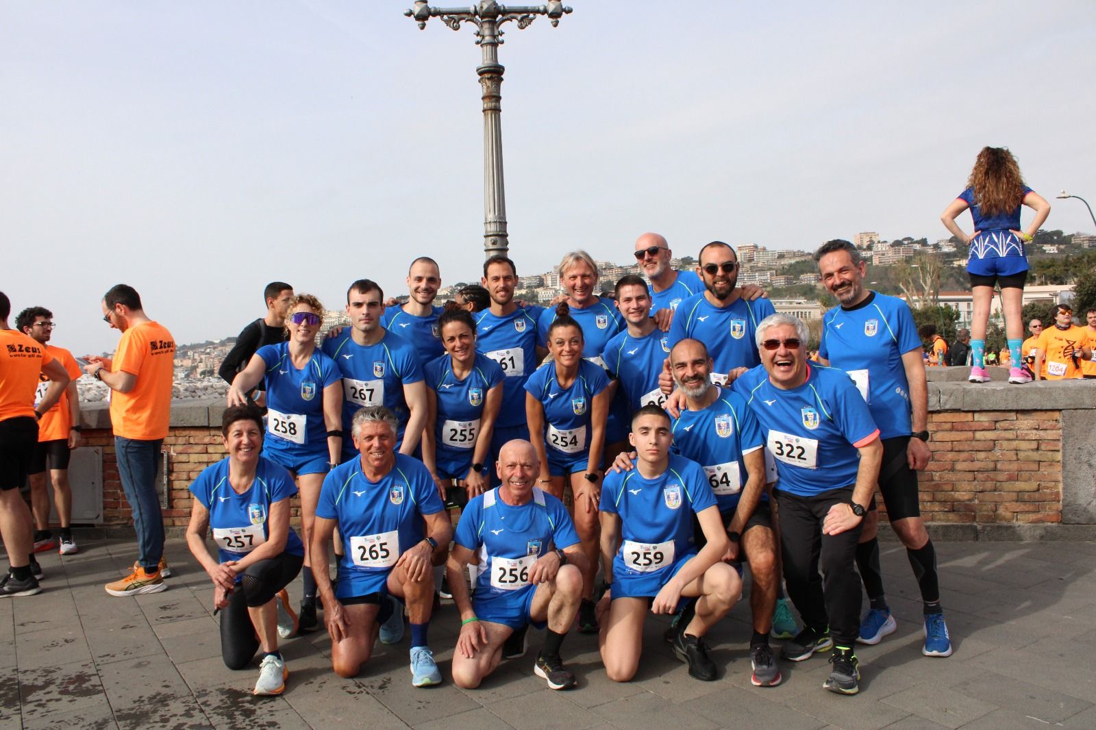 Un “gruppone” caprese della Poly Running alla Telethon Walk of Life di Napoli (photogallery)